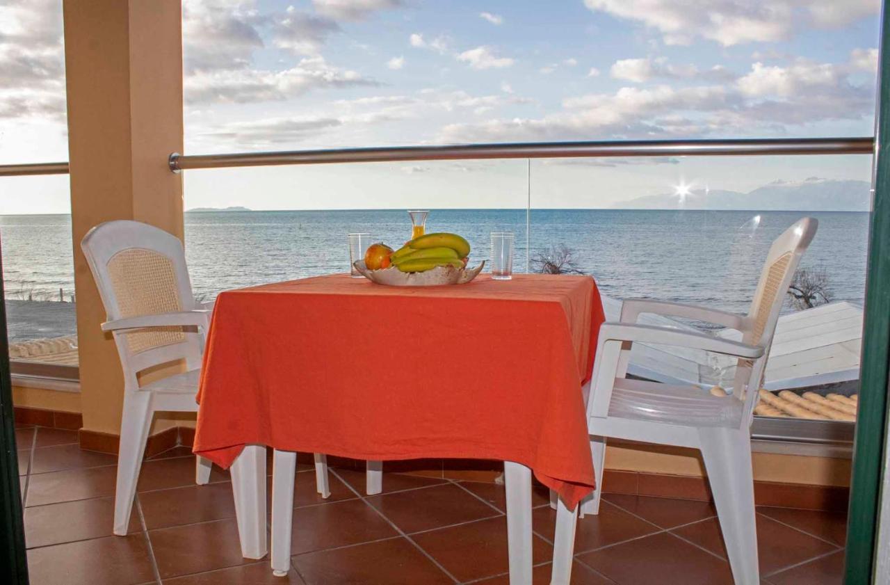 Frosos Beachfront Maisonette Acharavi 아카라비 외부 사진